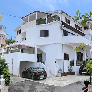 Bagaric Apartment Trogir