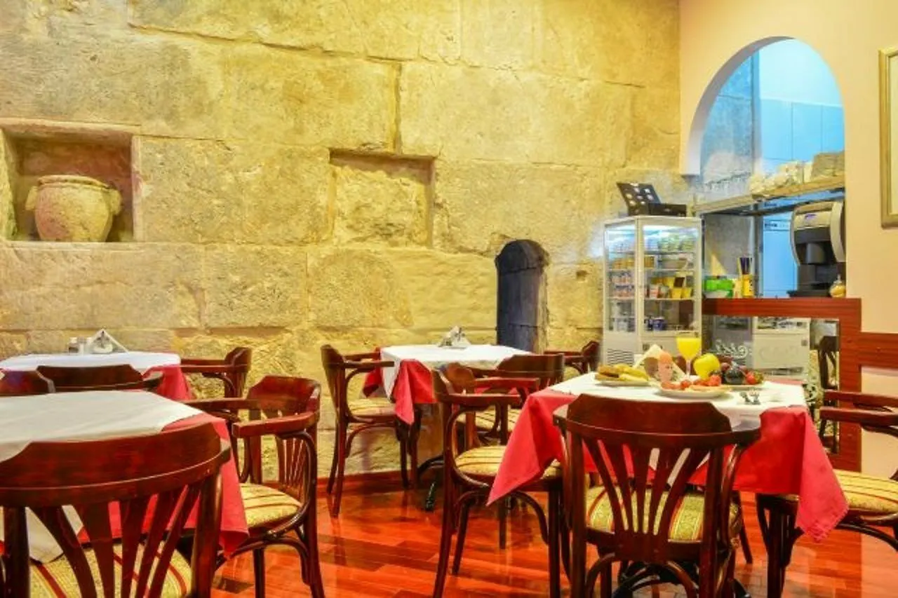 ספליט Hotel Kastel 1700 3*,  קרואטיה